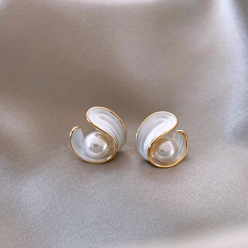 Åse™ | Elegant Vita Opal Earrings