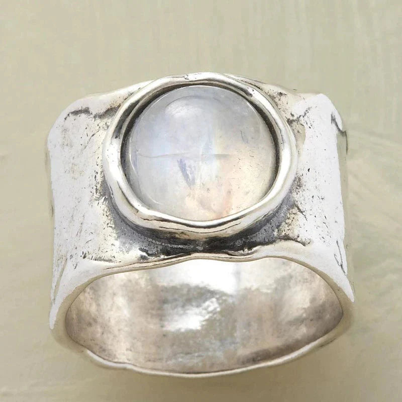 Gudrun™ | Full Moon Ring